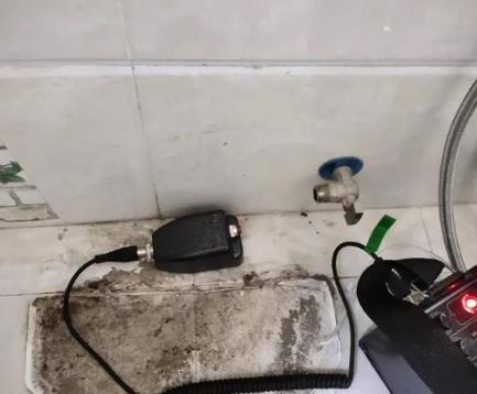 盘锦市屋顶漏水维修公司分享下卫生间漏水的危害及解决方法